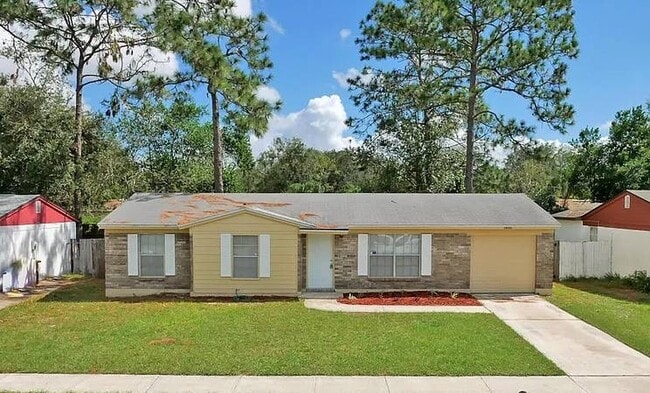 property at 2633 Kenwood Dr W