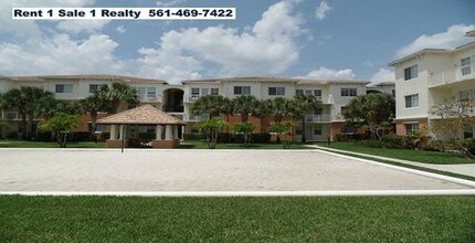 9845 Baywinds Dr in West Palm Beach, FL - Building Photo - Building Photo