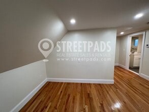 327 Highland Ave, Unit 3 in Somerville, MA - Building Photo - Building Photo