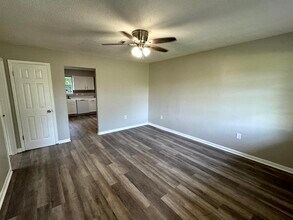 12311 Dedeaux Rd in Gulfport, MS - Building Photo - Building Photo