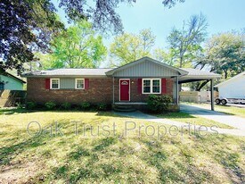 1227 Mathis Ferry Rd in Mount Pleasant, SC - Building Photo