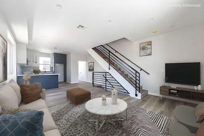 6702 Balboa Blvd in Los Angeles, CA - Foto de edificio - Building Photo