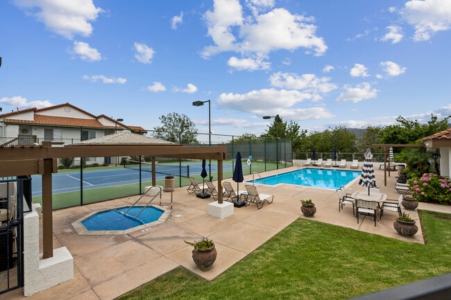 858 S Rancho Santa Fe Rd, Unit C in San Marcos, CA - Foto de edificio - Building Photo