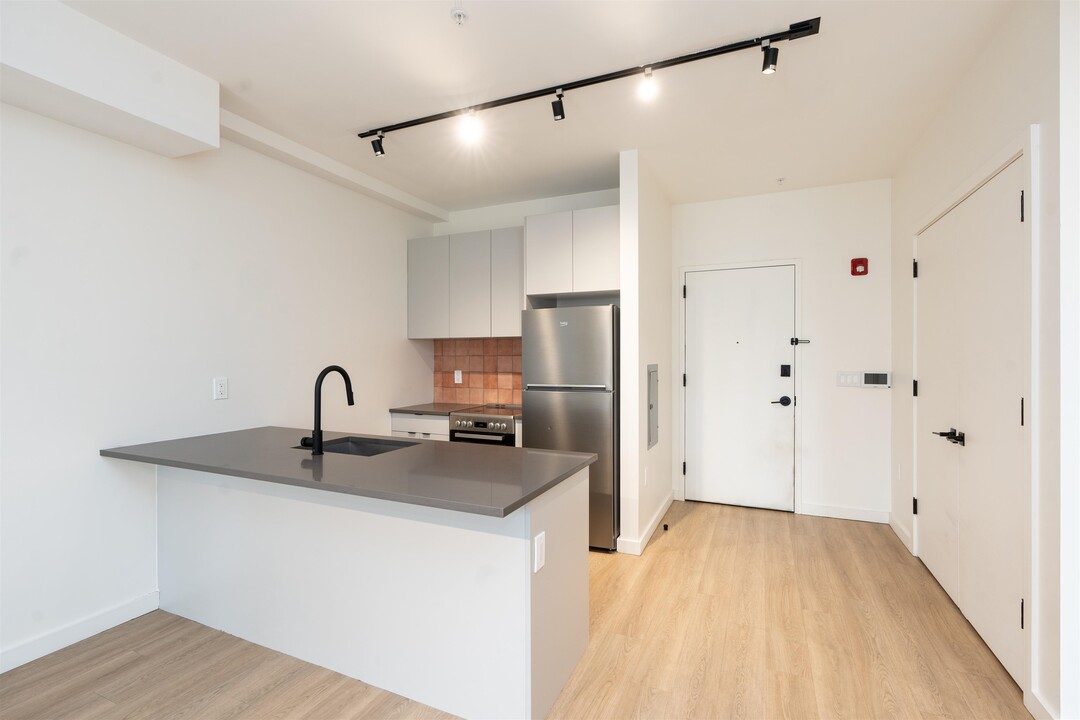 328 Pacific Ave in Jersey City, NJ - Building Photo