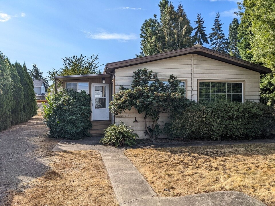 920 Marks Dr NE in Keizer, OR - Building Photo