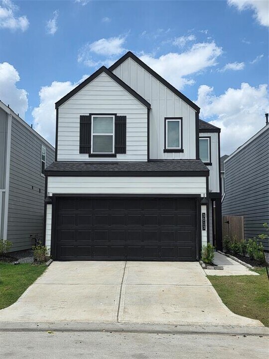 3013 La Latina Dr in Houston, TX - Building Photo