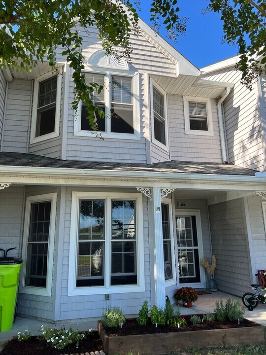 406 S Spinnaker Ln in Milton, DE - Building Photo