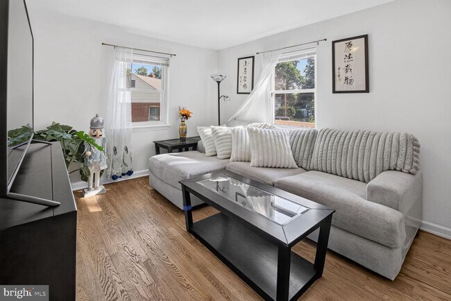 property at 2810 Byron Ct