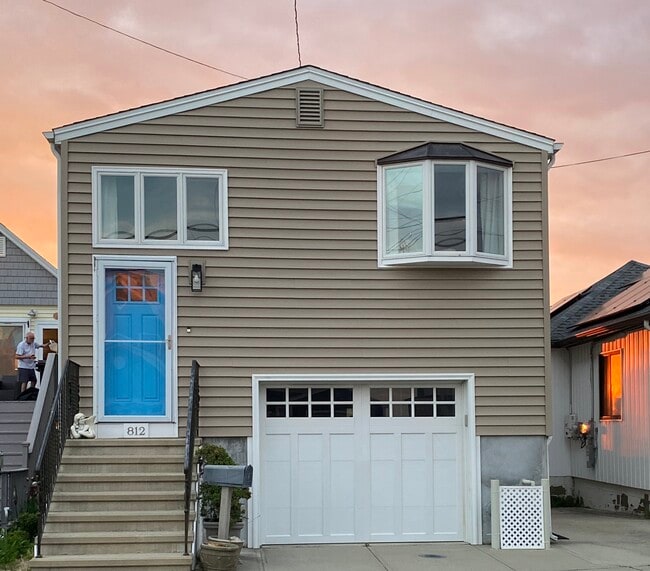 property at 812 E Broadway
