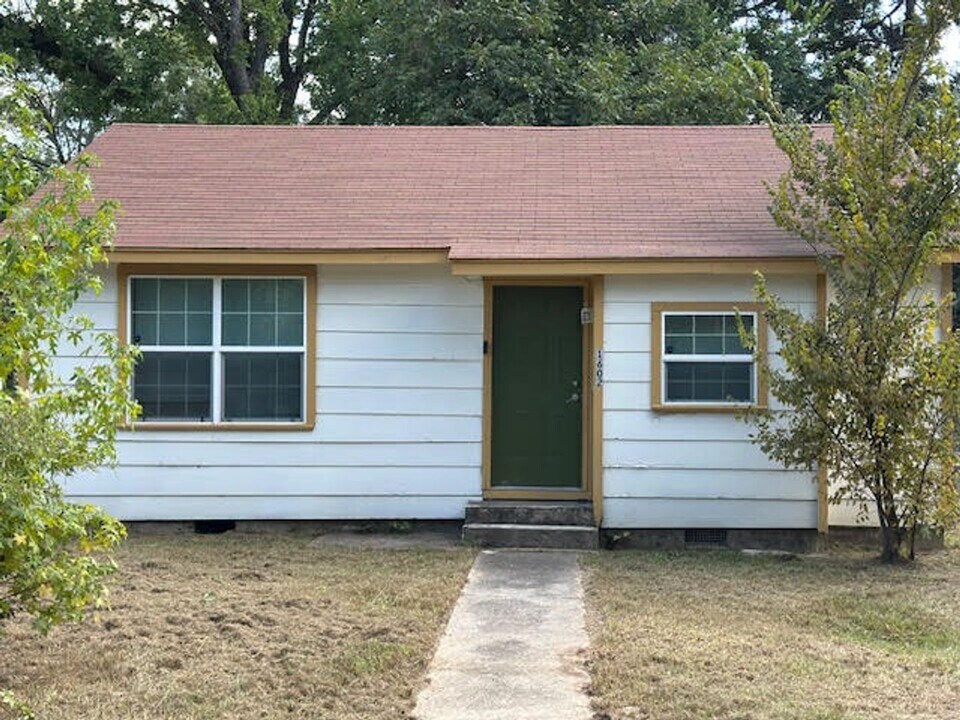 1602 W 9th Ave in Pine Bluff, AR - Building Photo