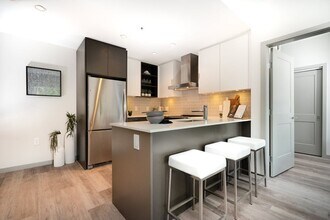 The Saint George in North Vancouver, BC - Building Photo - Building Photo