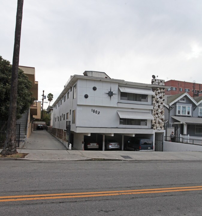 1802 N Wilton Pl in Los Angeles, CA - Foto de edificio