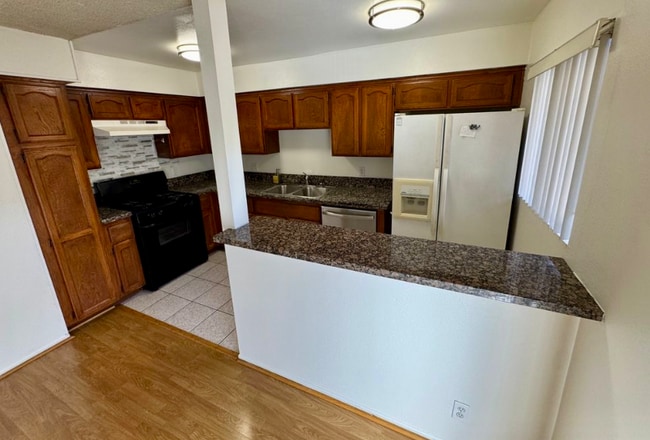 1248 Mariposa St in Glendale, CA - Foto de edificio - Building Photo