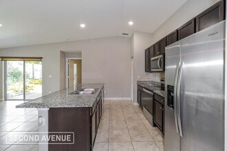 785 Geoffrey Ave SW in Palm Bay, FL - Foto de edificio - Building Photo