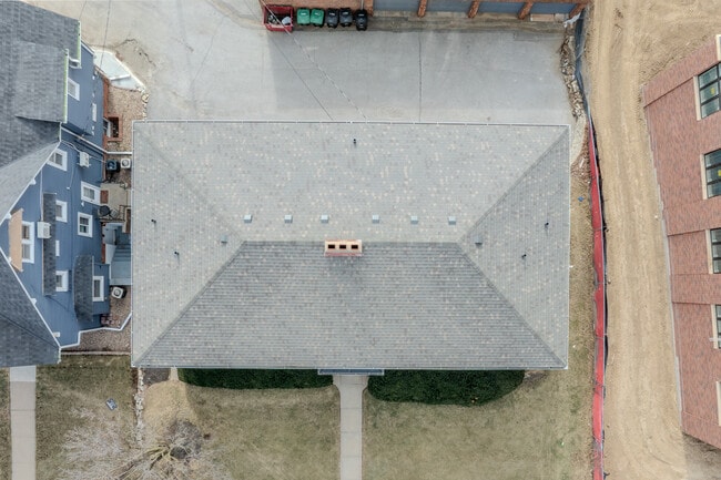 Dewey Apartments in Omaha, NE - Foto de edificio - Building Photo