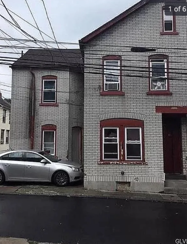 property at 218 N Fountain St