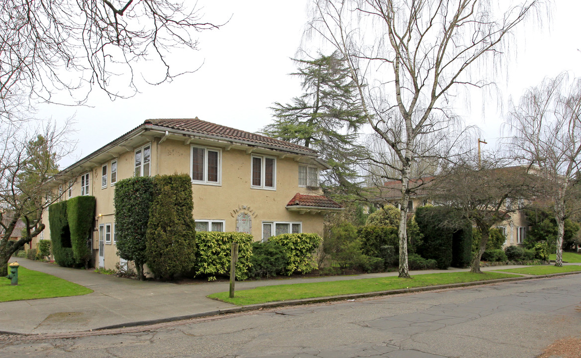 1710 E Denny Way in Seattle, WA - Building Photo