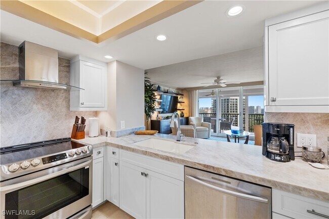 property at 4651 Gulf Shore Blvd N