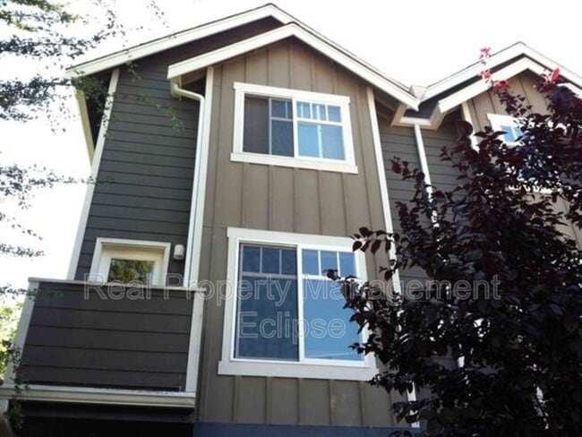 property at 5260 Brooklyn Ave NE
