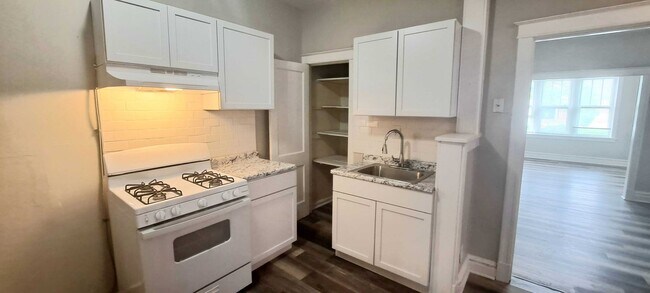 property at 5516 S Grand Blvd