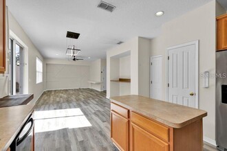 1037 Sailing Bay Dr in Clermont, FL - Building Photo - Building Photo