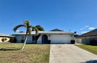 3725 SW 6th Ave in Cape Coral, FL - Building Photo