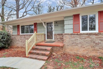 6210 Candlewood Dr in Charlotte, NC - Building Photo - Building Photo
