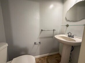 2201 SW 39 Dr in Gainesville, FL - Building Photo - Building Photo