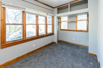 818 Edmund Ave W, Unit 1 in St. Paul, MN - Foto de edificio - Building Photo