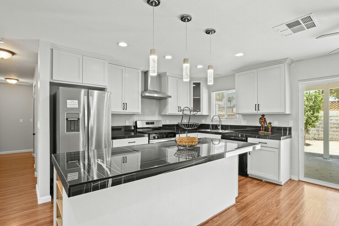 51410 Avenida Villa in La Quinta, CA - Building Photo