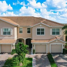 2728 Blossom Wy in Naples, FL - Building Photo - Building Photo