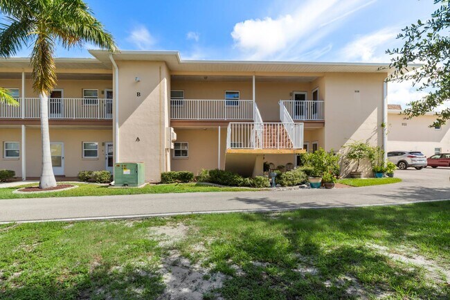 property at 3136 Harbor Blvd