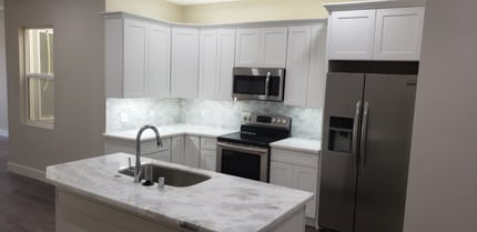 105 E 5th St in Pittsburg, CA - Foto de edificio - Building Photo