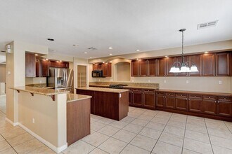 656 Doubleshot Ln in Henderson, NV - Building Photo - Building Photo