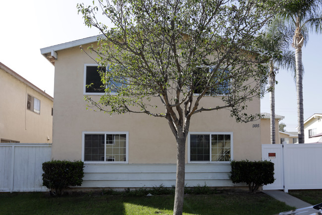 995 Mission Dr in Costa Mesa, CA - Building Photo - Building Photo