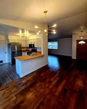 1084 Aaron Dr in Deltona, FL - Building Photo - Building Photo