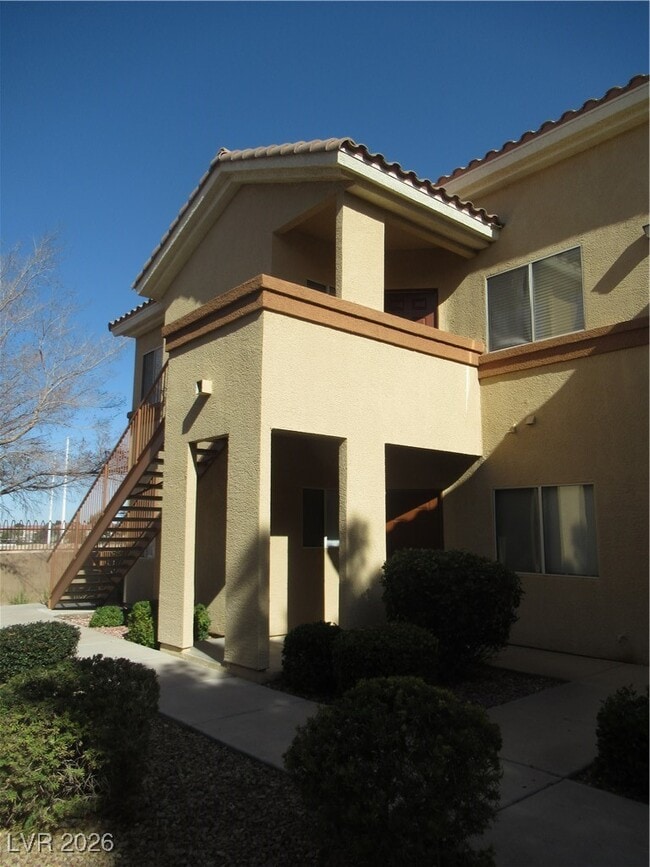 1050 E Cactus Ave in Las Vegas, NV - Building Photo - Building Photo