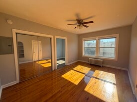 6960 N Ashland Blvd, Unit 409 in Chicago, IL - Building Photo