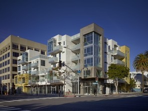 525 | SMB in Santa Monica, CA - Foto de edificio - Building Photo