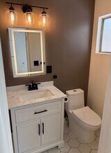 1011 Hilldale Ave, Unit 10 in West Hollywood, CA - Building Photo - Building Photo