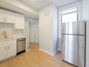 1954 W Winona St, Unit 1954-1 in Chicago, IL - Building Photo - Building Photo