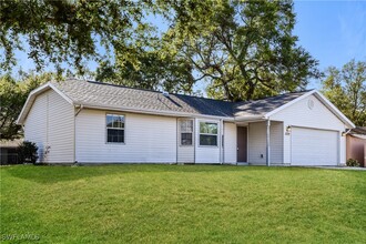 1232 Presque Isle Dr in Port Charlotte, FL - Building Photo - Building Photo