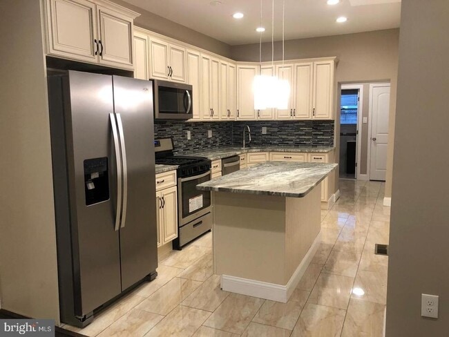 property at 3144 Aramingo Ave