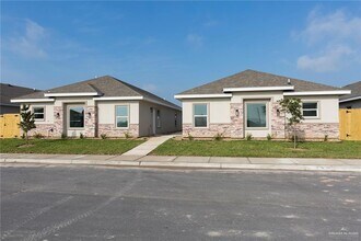 1007 N Clarence Ave, Unit 4 in Edinburg, TX - Building Photo - Building Photo