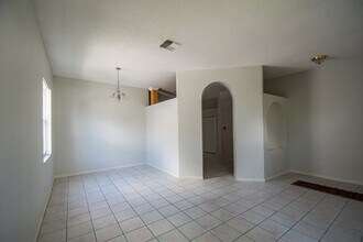 Available Now! 3/2 Home Near Hunter's Cree in Orlando, FL - Building Photo - Building Photo