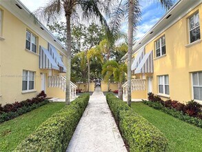 3375 Franklin Ave in Miami, FL - Building Photo - Building Photo