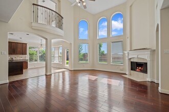 6026 Briar Hill Ct in Sugar Land, TX - Building Photo - Building Photo