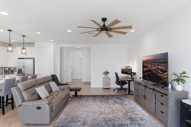 5935 S Coyote Canyon in Mesa, AZ - Foto de edificio - Building Photo