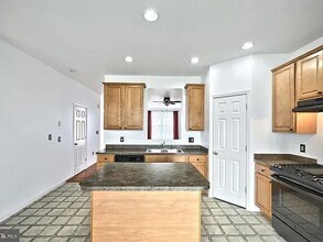 1193 Ledge Dr in York, PA - Building Photo - Building Photo