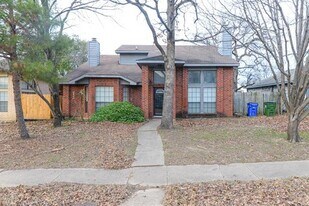 11815 Sunrise Dr in Balch Springs, TX - Building Photo